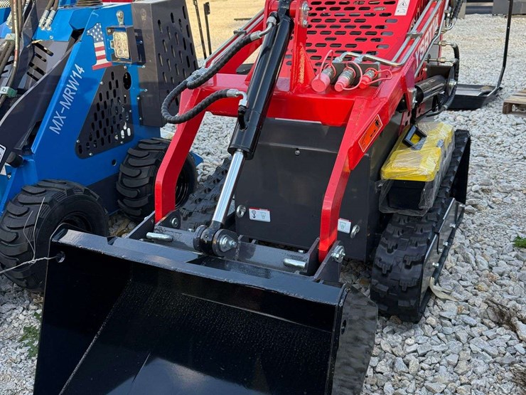 agt-ysrt14-mini-track-loader-image-2