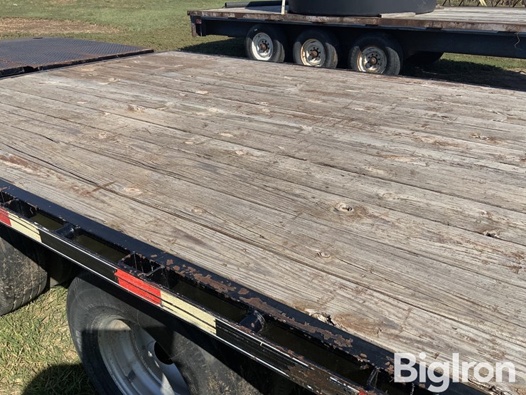 2013-titan-trailer-image-17