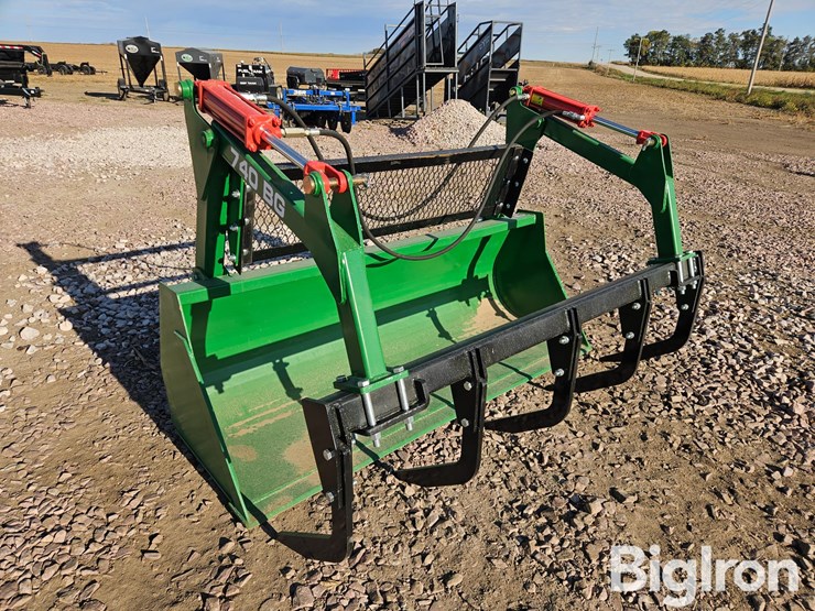 2025-john-deere-740-image-1