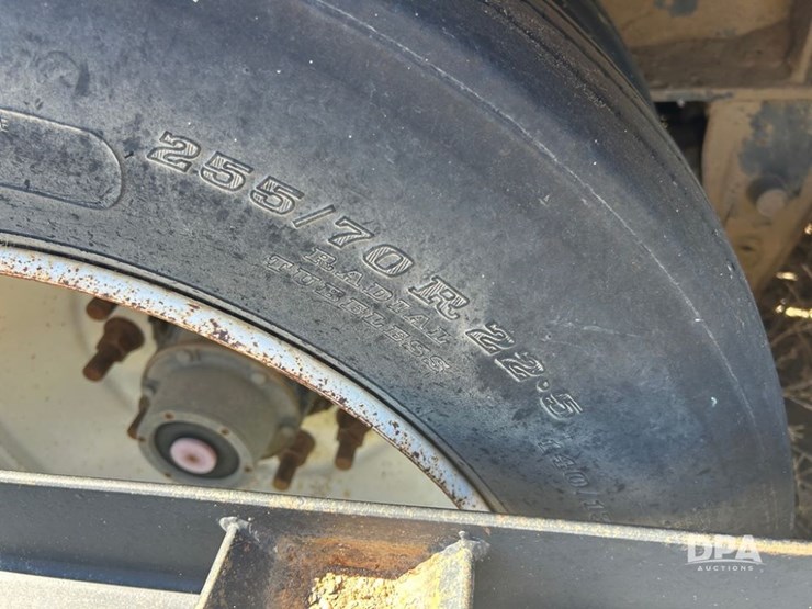 2012-neville-trailer-image-21