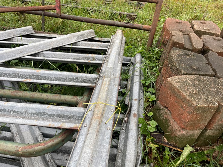 #8119-•-assortment-of-gates-image-10