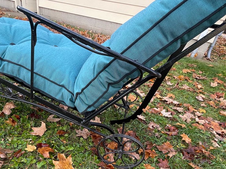 #6633-•-antique-iron-furniture-image-16