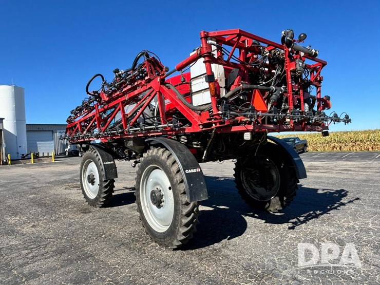 2020-case-ih-patriot-4440-image-16