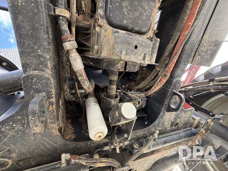 2020-case-ih-trident-5550-image-21