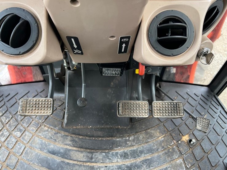 kubota-m7040-image-34