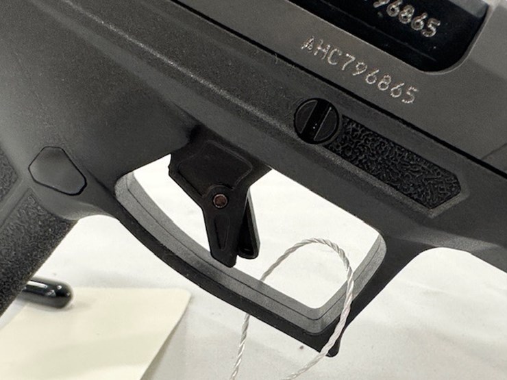 #2025-00059-•-taurus-gx4-pistol-image-24