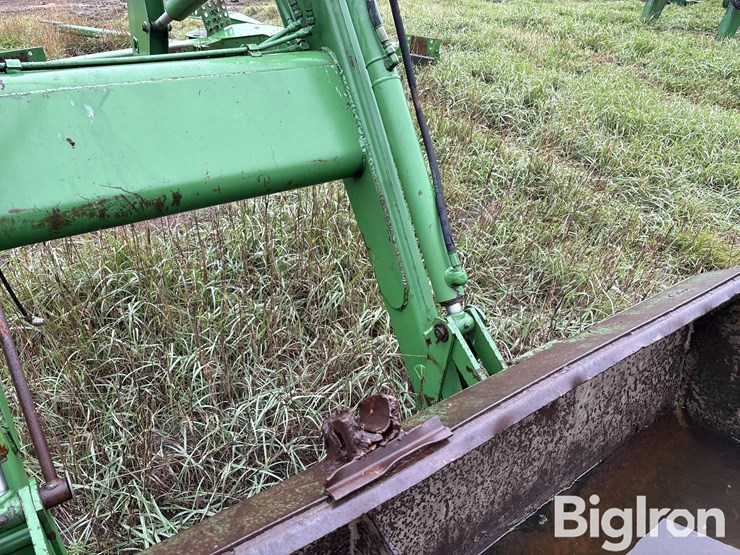 john-deere-260-image-12