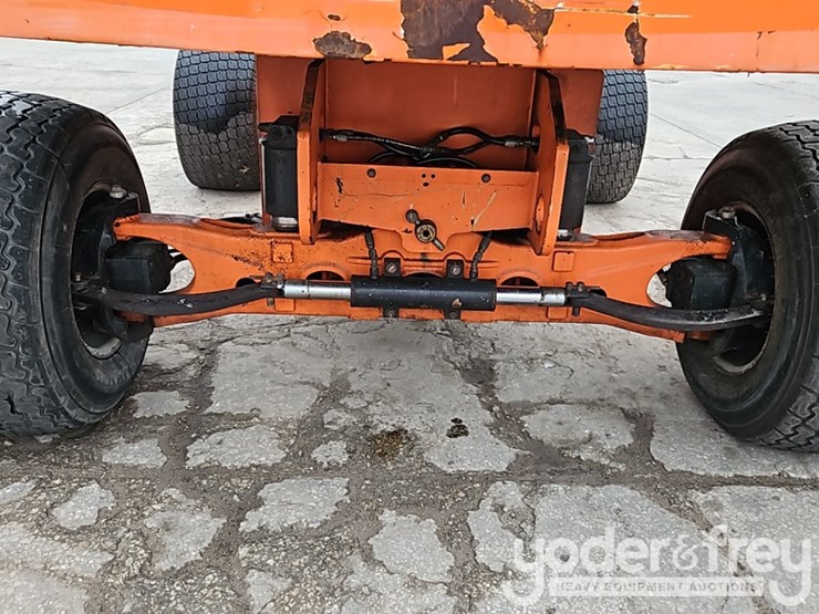 2017-jlg-400s-image-18