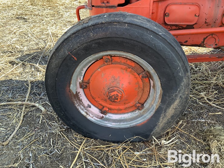 case-la-2wd-tractor-image-19