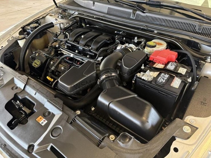 2016-ford-taurus-se-sdn-image-12