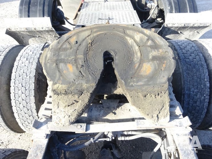 2016-freightliner-coronado-day-cab-glider-truck-(pz13983,-unit-716)-image-67