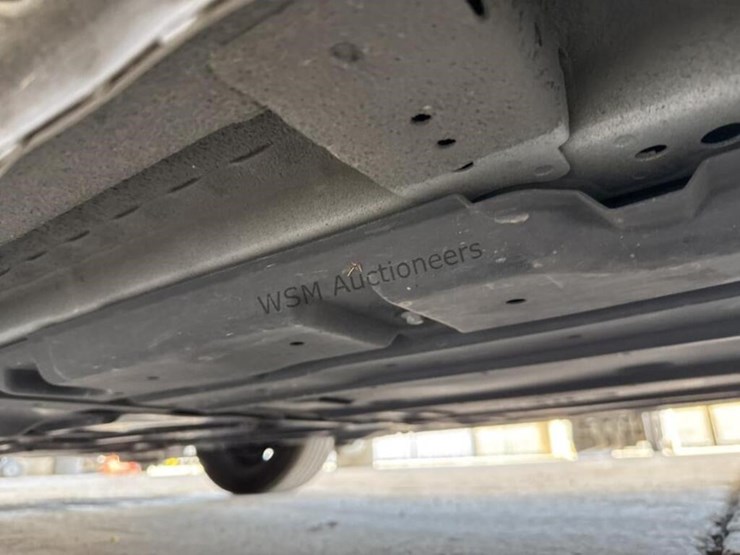 2015-nissan-leaf-s-hatchback-image-25