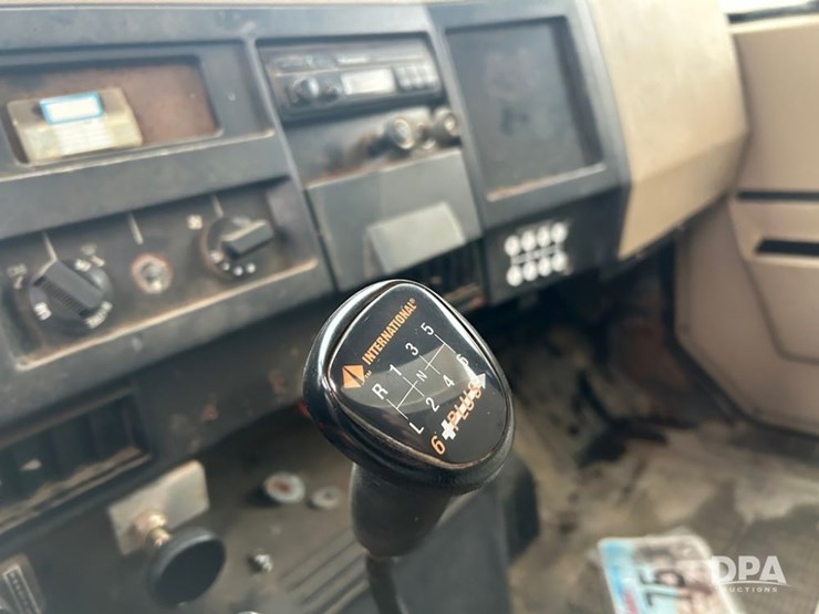 1993-international-4700-image-38