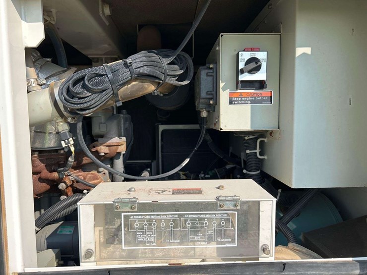 2014-multiquip-whisperwatt-40kw-three-phase-diesel-generator-image-9