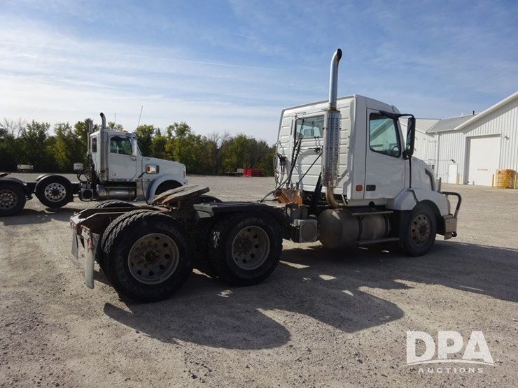 2007-volvo-vnl-day-cab-truck-(pz13987,-unit-110)-image-22
