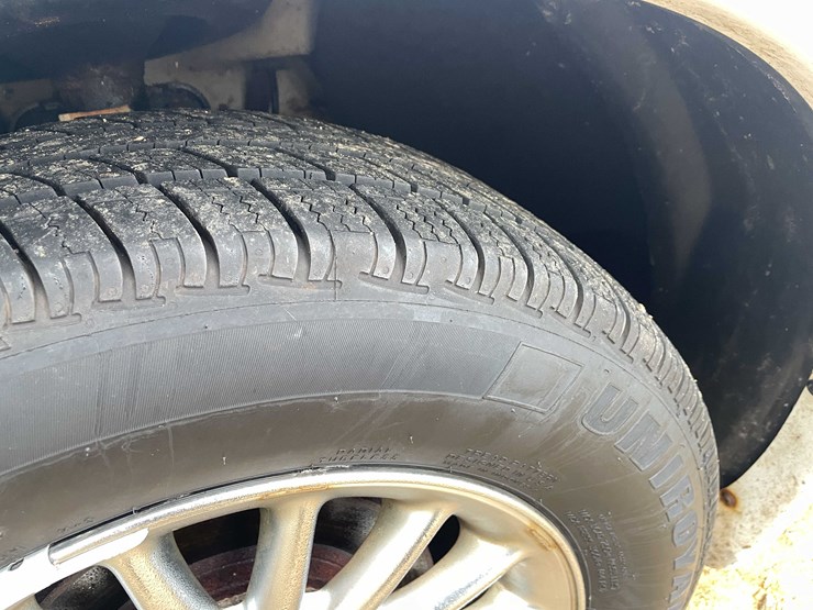 1999-chrysler-town-&-country-image-10