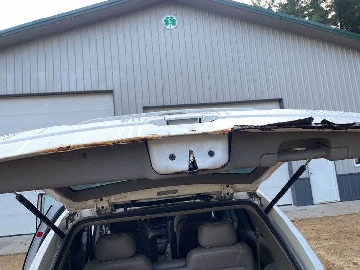 1999-chrysler-town-&-country-image-75