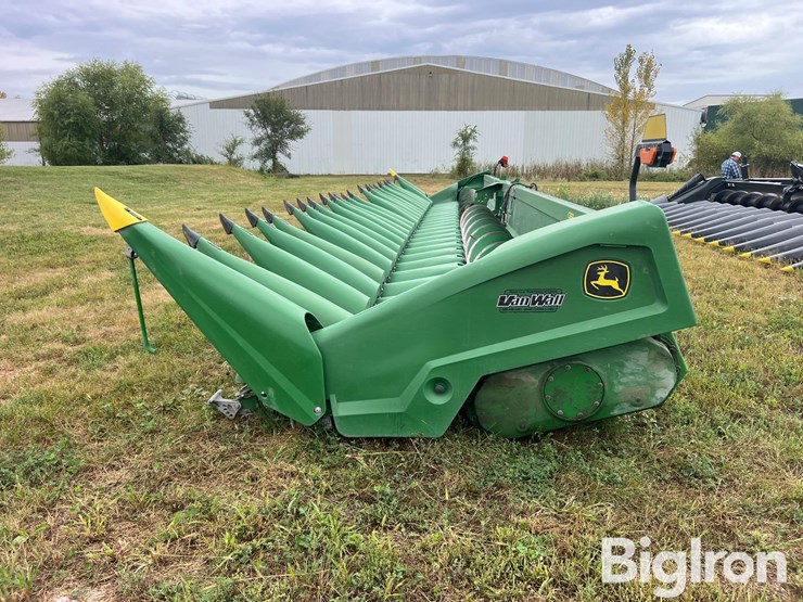 2021-john-deere-c16r-image-8