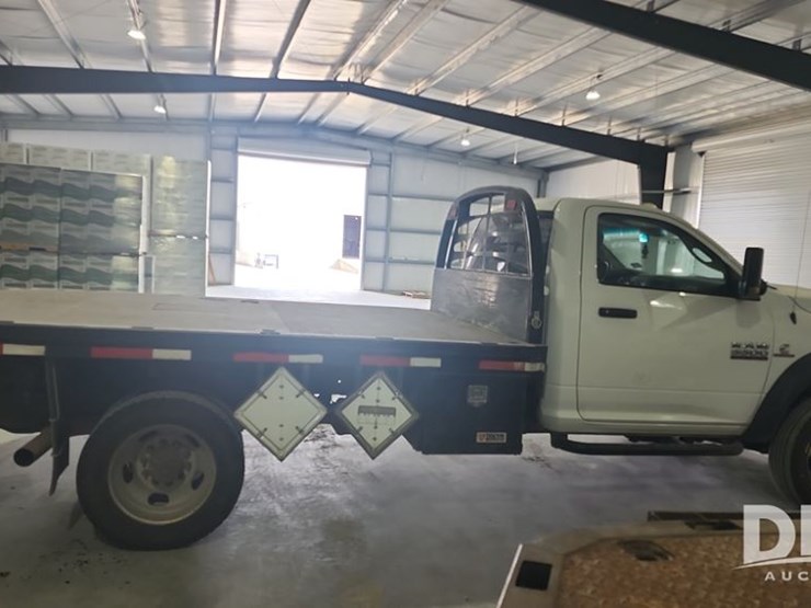 2015-dodge-ram-5500-image-6