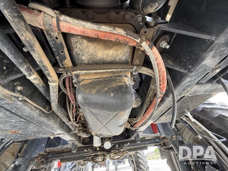 2020-case-ih-trident-5550-image-19