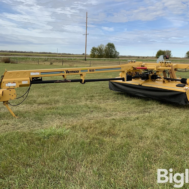 2011 VERMEER MC1030