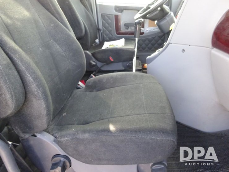 2018-freightliner-coronado-day-cab-glider-truck-(pz13985,-unit-775)-image-90