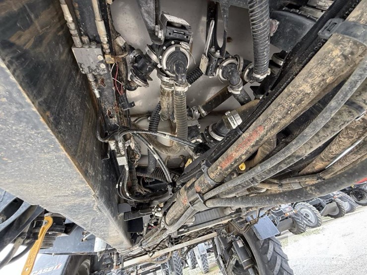 2020-case-ih-trident-5550-image-26