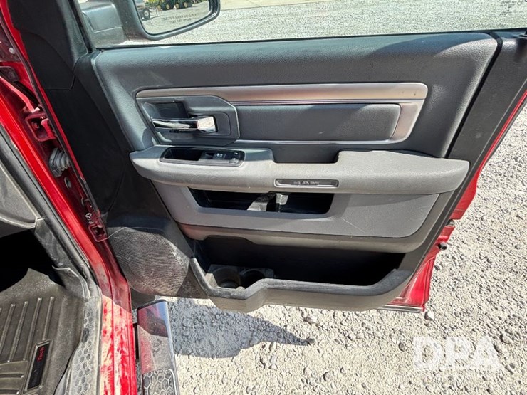 2017-ram-1500-slt-image-65