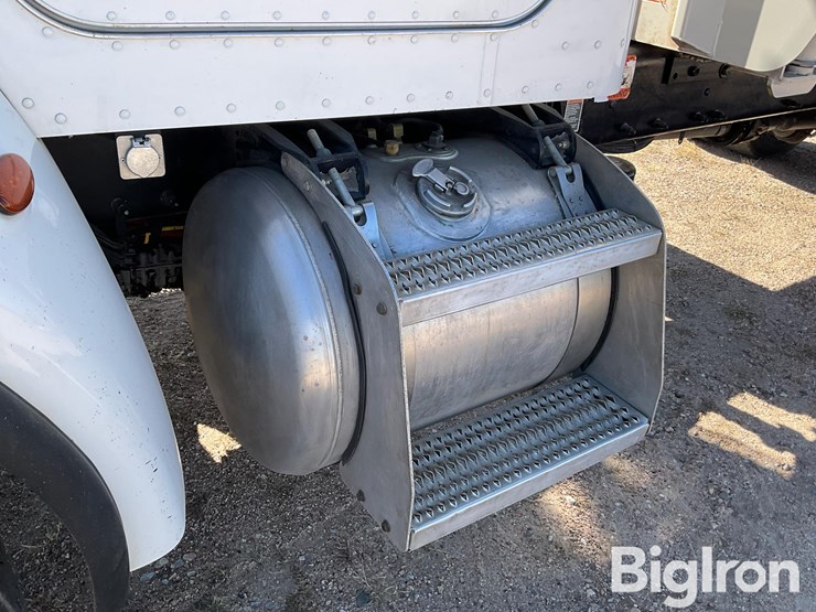 2020-peterbilt-337-image-11