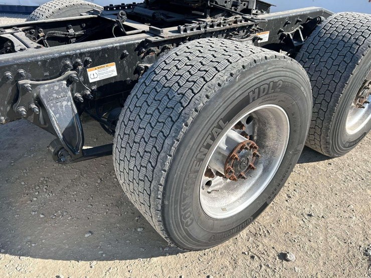 2021-freightliner-cascadia-116-image-26