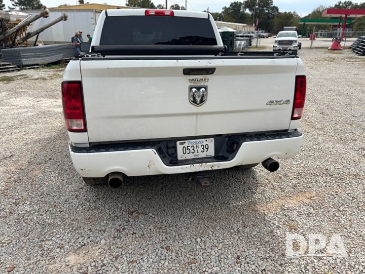 2013-dodge-ram-1500-image-19