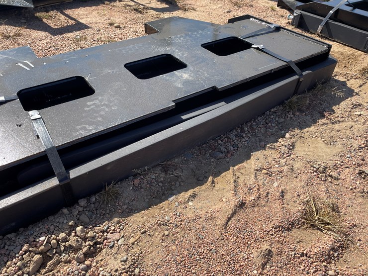 #4136-•-universal-pallet-fork-attachment-image-3