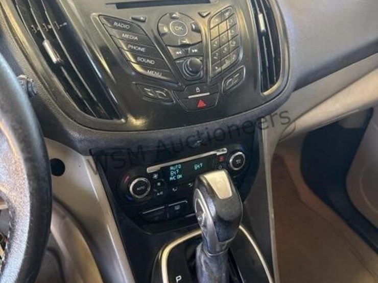 2014-ford-c-max-hybrid-wagon-image-18