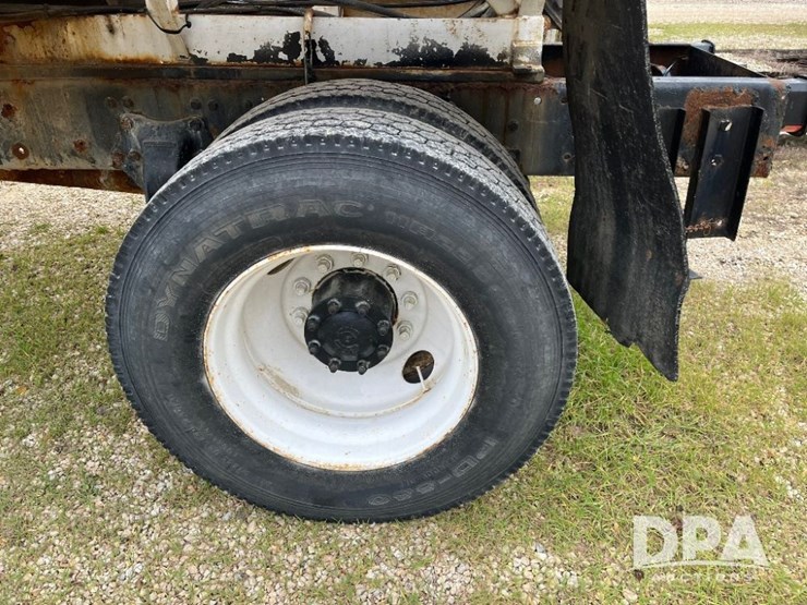 1995-freightliner-fl70-image-39