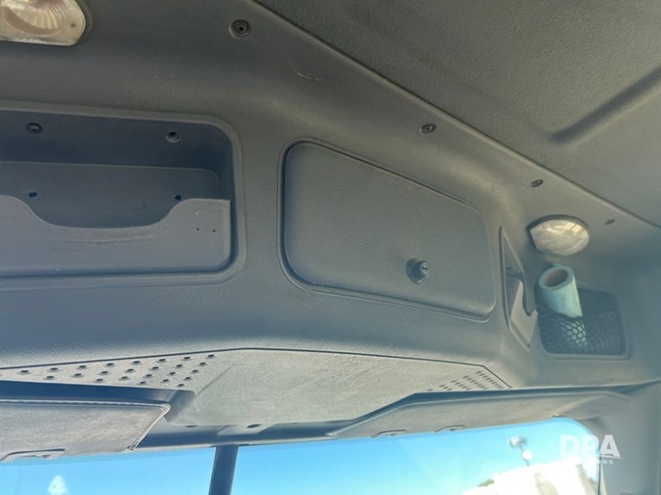 2012-freightliner-cascadia-truck-(cp1182-unit-517)-image-45