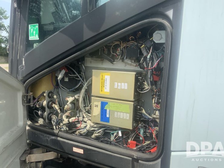 2001-mci-102-el3-image-38