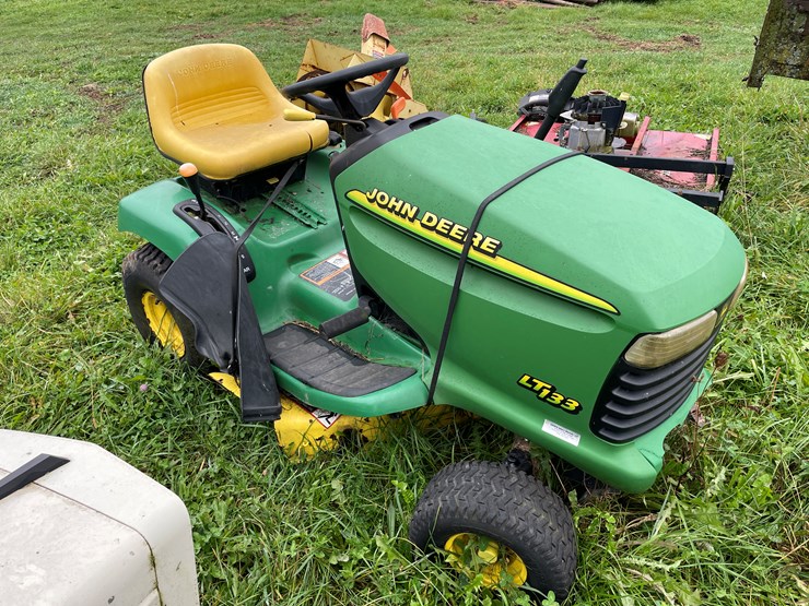 john-deere-lt133-image-3