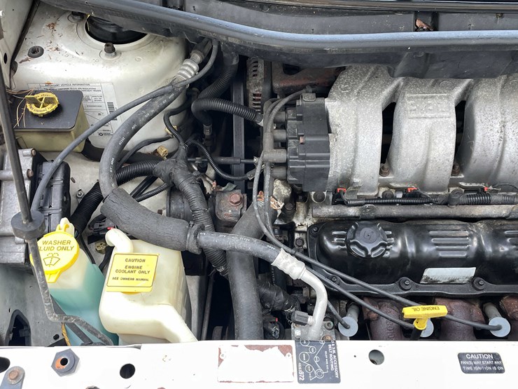 1999-chrysler-town-&-country-image-159