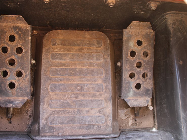 2023-kubota-ssv75-image-66