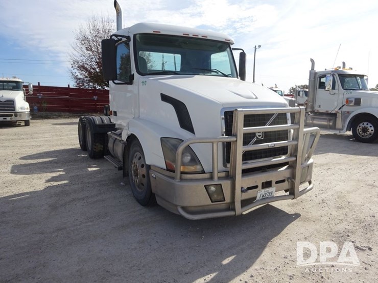 2007-volvo-vnl-day-cab-truck-(pz13987,-unit-110)-image-9