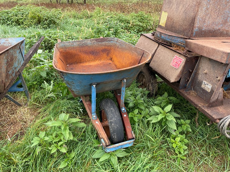 #8138-•-wheelbarrow-image-1