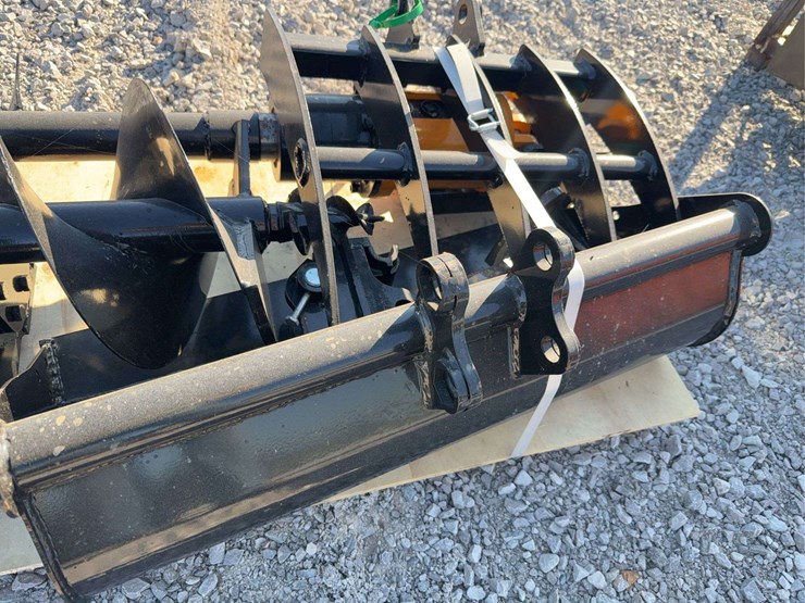 future-qty-(8)-excavator-attachment-image-5