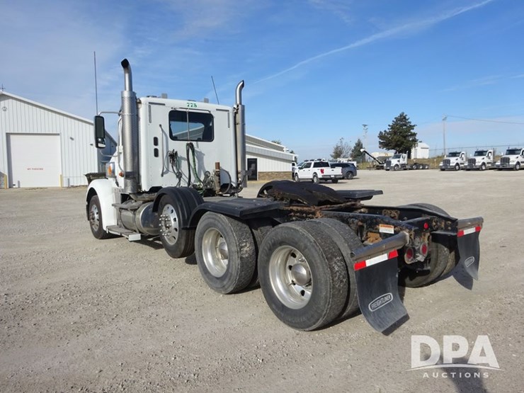 2018-freightliner-coronado-day-cab-glider-truck-(pz13985,-unit-775)-image-31
