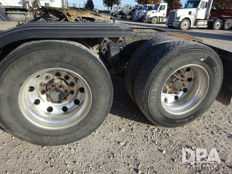 2018-freightliner-coronado-day-cab-glider-truck-(pz13996,-unit-773)-image-46