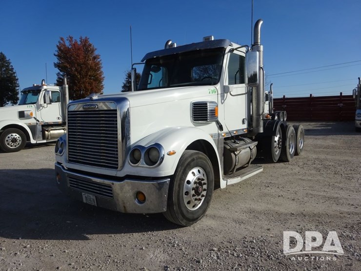 2016-freightliner-coronado-day-cab-glider-truck-(pz13983,-unit-716)-image-2