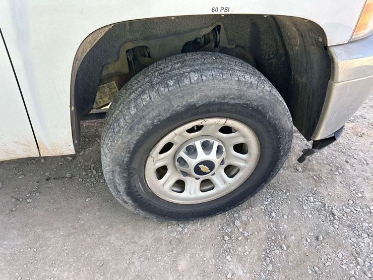 2012-chevrolet-silverado-2500-image-29