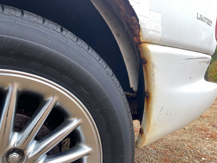 1999-chrysler-town-&-country-image-37