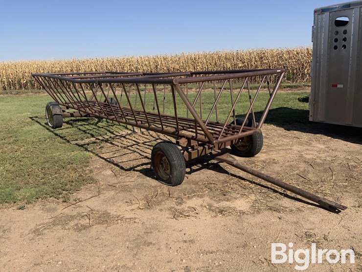 blattner-3-bale-hay-feeder-wagon-image-3