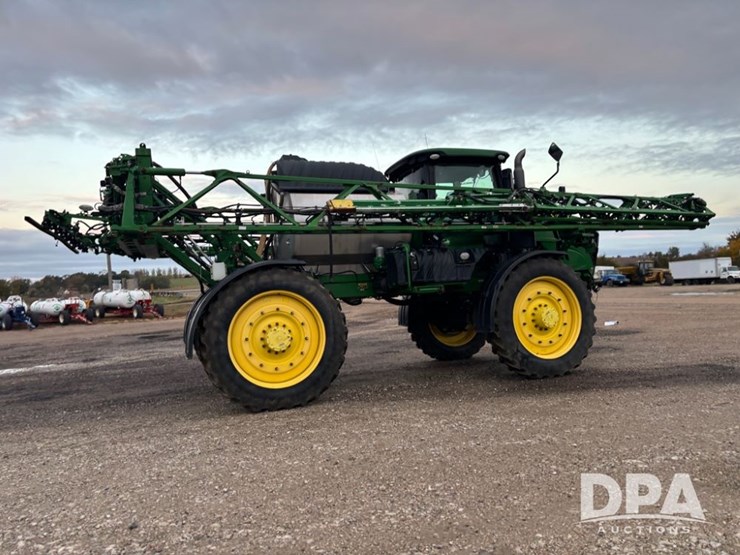 2018-john-deere-r4045-image-15