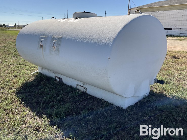 1600-gallon-liquid-fertilizer-poly-tank-image-7